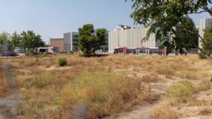 Imagen Solar de la calle Manuel Marraco con María Zambrano, en el barrio Actur, donde Brial y Eizasa construirán los pisos de alquiler accesible.